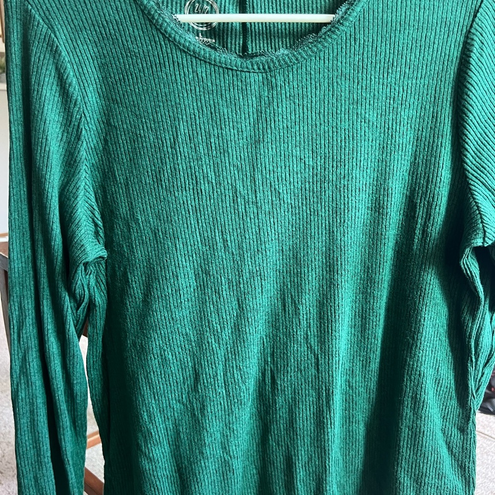 Super soft green sweater, perfect for Christmas or the holidays!